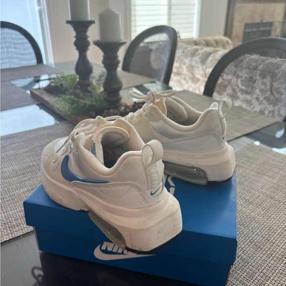 Nike White and Blue Sneakers - Picture 2 of 6